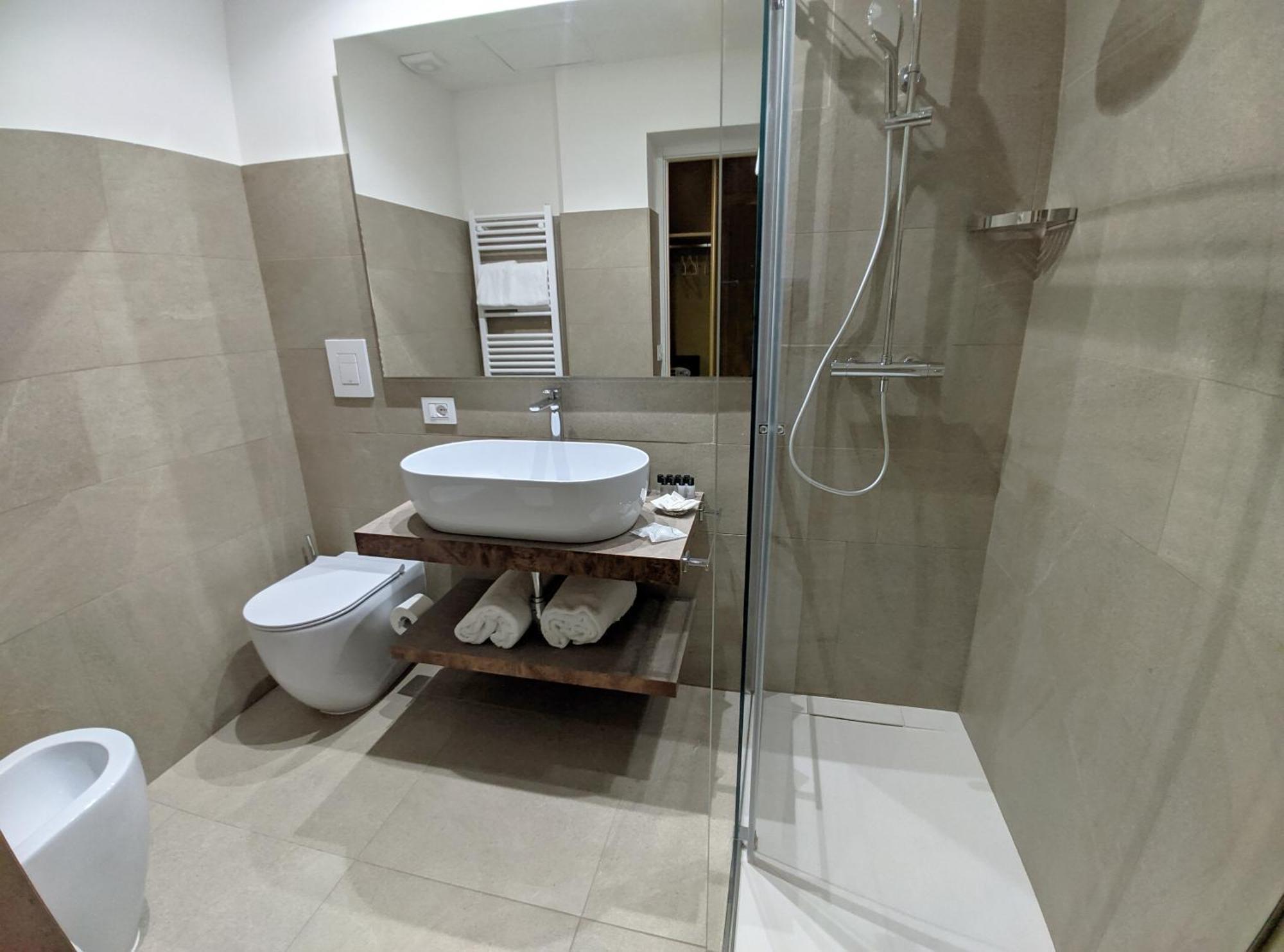 Astom Suites Rom Exteriör bild